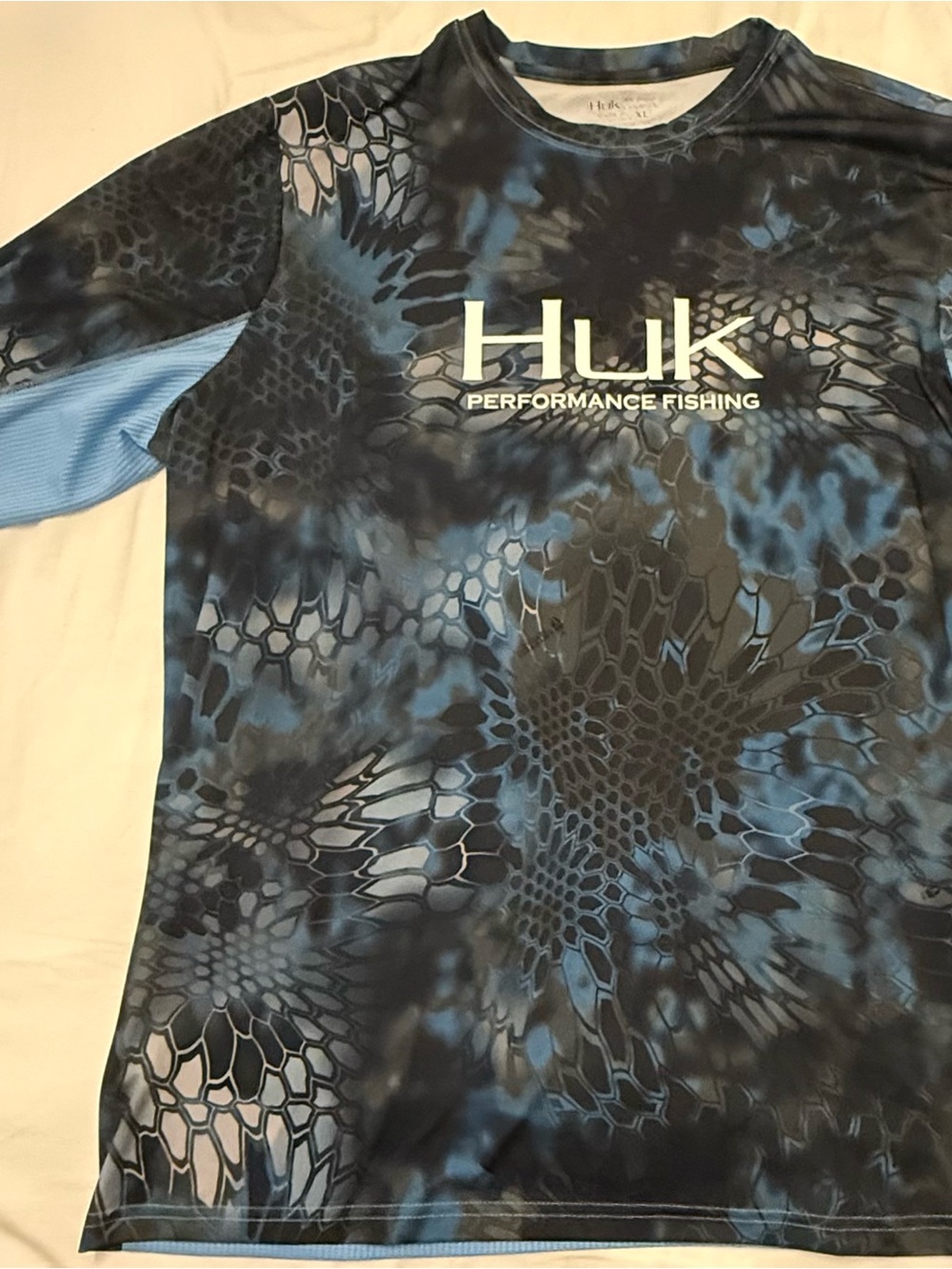 Huk Performance Fishing Long-Sleeve Shirt in Blue and Black